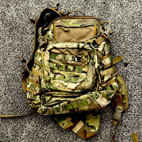 J-Tech tactical backpack with sternum strap and detachable carry bag - Picture 1 of 5